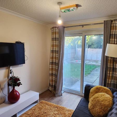 Crane Home In Dagenham With Free Wi Fi Eksteriør billede