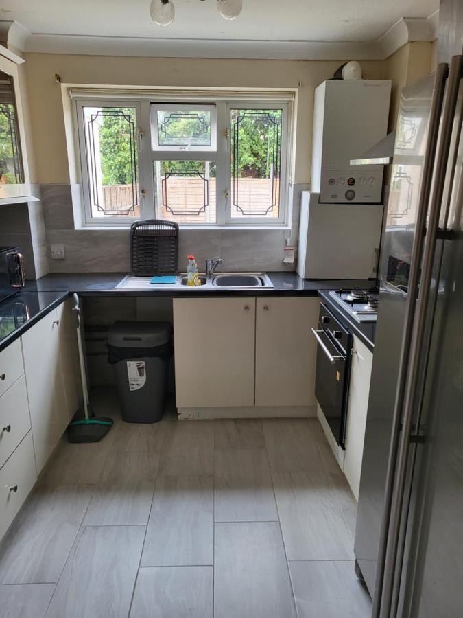 Crane Home In Dagenham With Free Wi Fi Eksteriør billede
