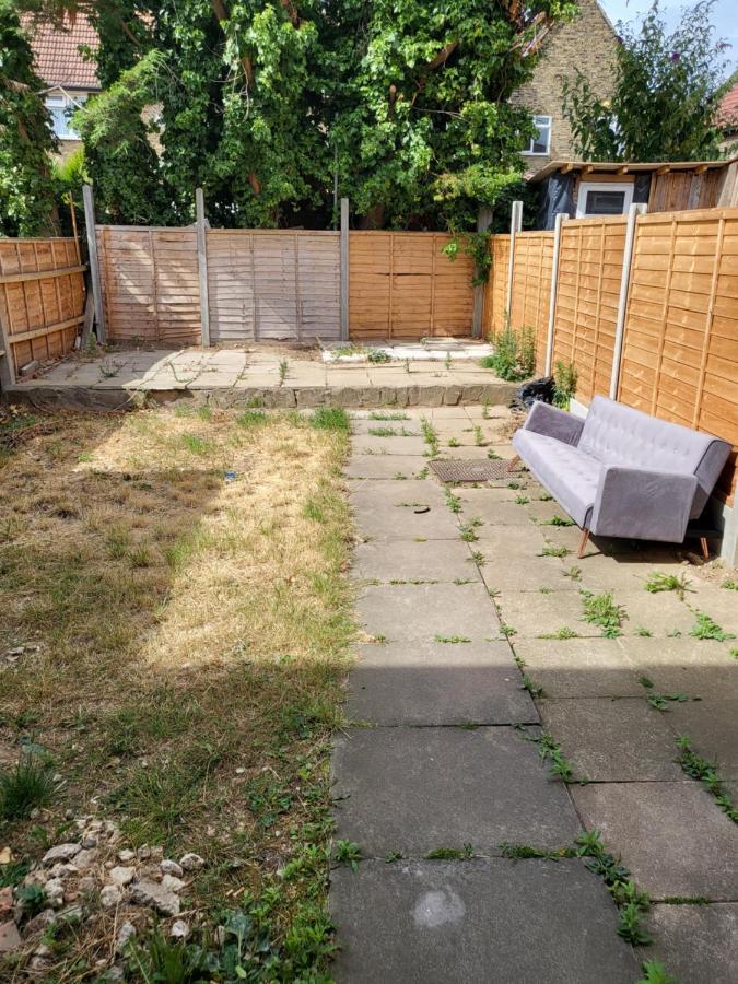 Crane Home In Dagenham With Free Wi Fi Eksteriør billede